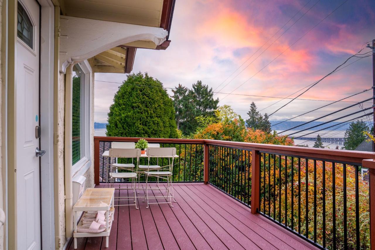 Sunrise On Lake Washington Villa Seattle Exterior photo